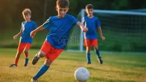 詹姆斯连续两场关键球助湖人，防守问题致连败